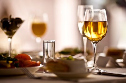 Sauternes ist ein beliebter Süßwein und online jetzt bei Vinatis bestellen.