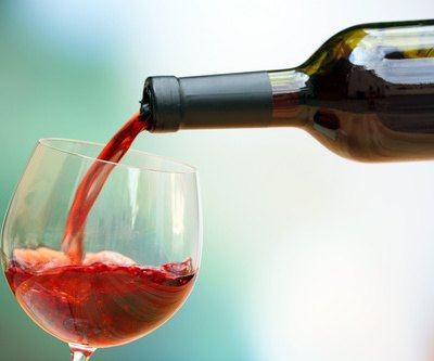 Nebbiolo Wein kommt aus Italien und gibtes günstiger beim Weinversand Vinatis.