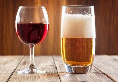 Beim Weinversand Vinatis Wein, Bier und Spirituosen online bestellen.