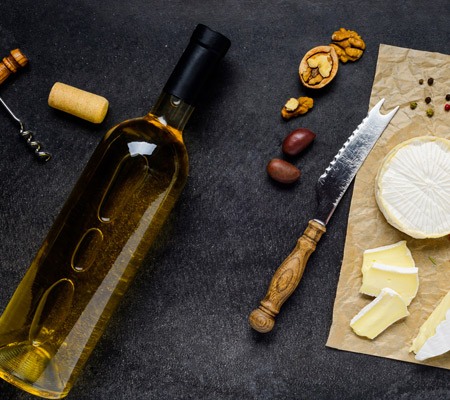 Pinot grigio passt wunderbar zu Käse, Antipasit und leichte Speisen.