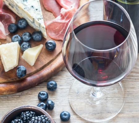 Rotwein der Rebsorte Mourvèdre oder Mataro bei Vinatis bestellen.